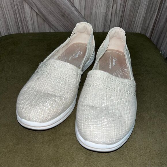 Clarks‎ CloudSteppers Gold Weave Shoes Womens Size 6.5 Loafers Comfort Slip-On - Picture 2 of 5